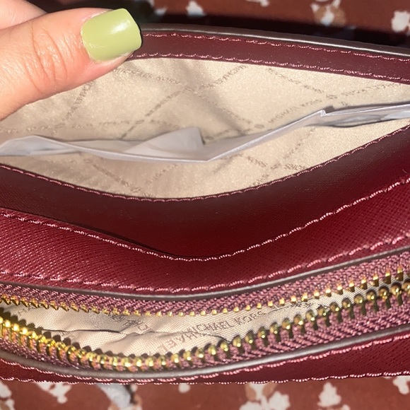 Micheal Kors Jet set Leather Crossbody Bag - Picture 11 of 14